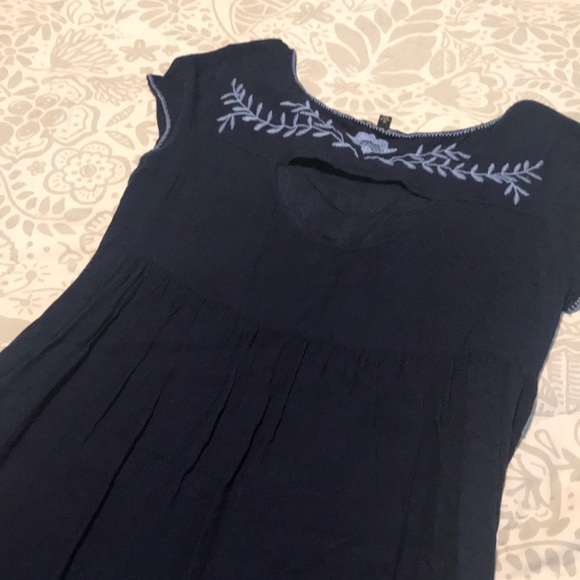 Cable & Gauge Navy Embroidered Dress M Medium - Picture 3 of 4